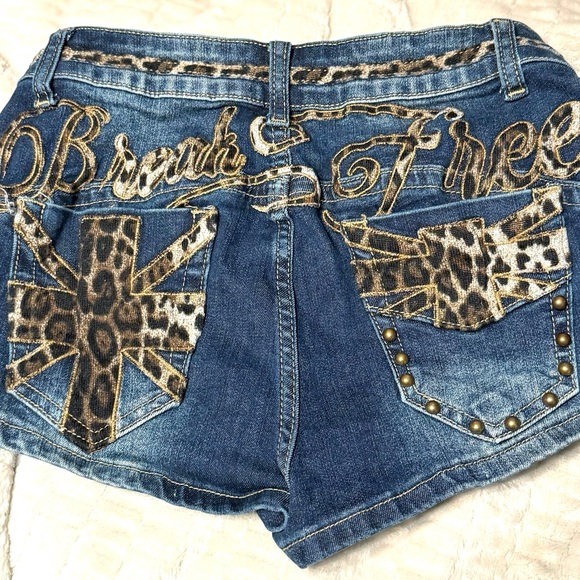 🔥 Y2K Denim Booty Shorts Leopard Print Studded Low Rise Festival XS Size 2 - Picture 2 of 4